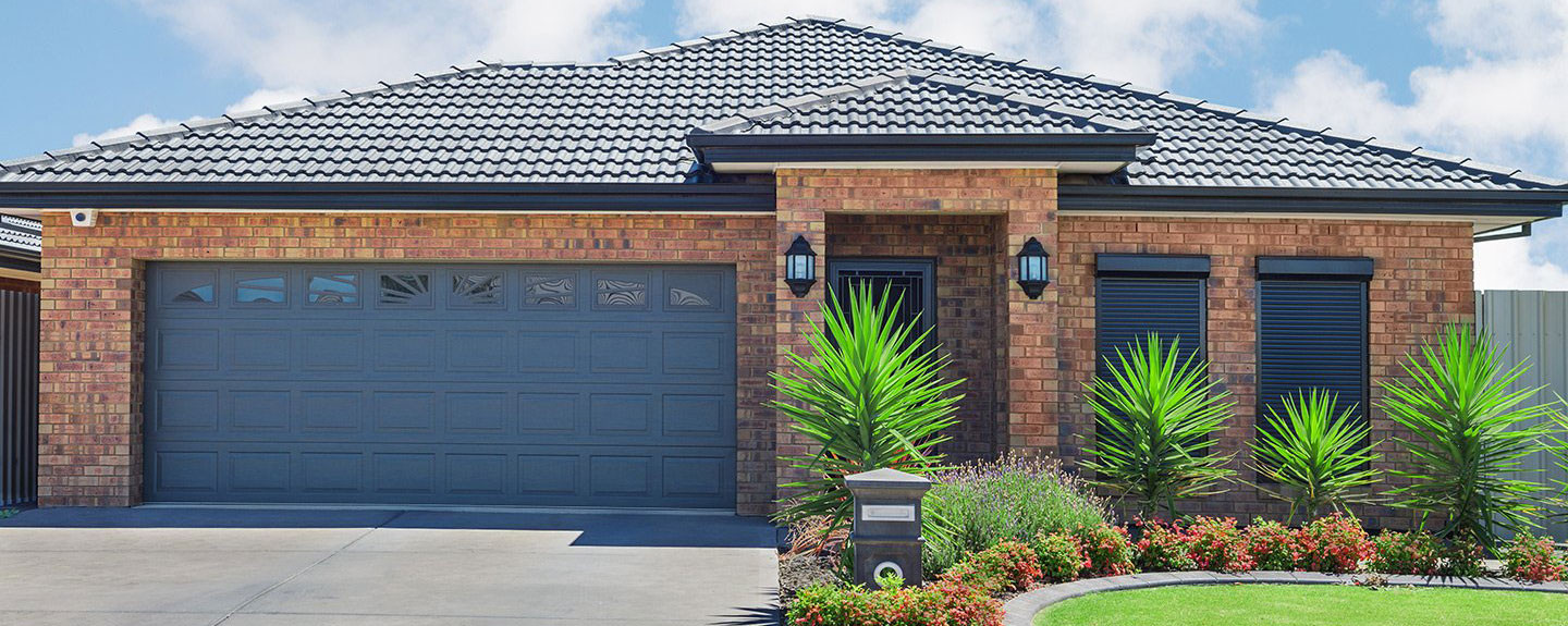 porte basculanti speciali su misura a Brescia